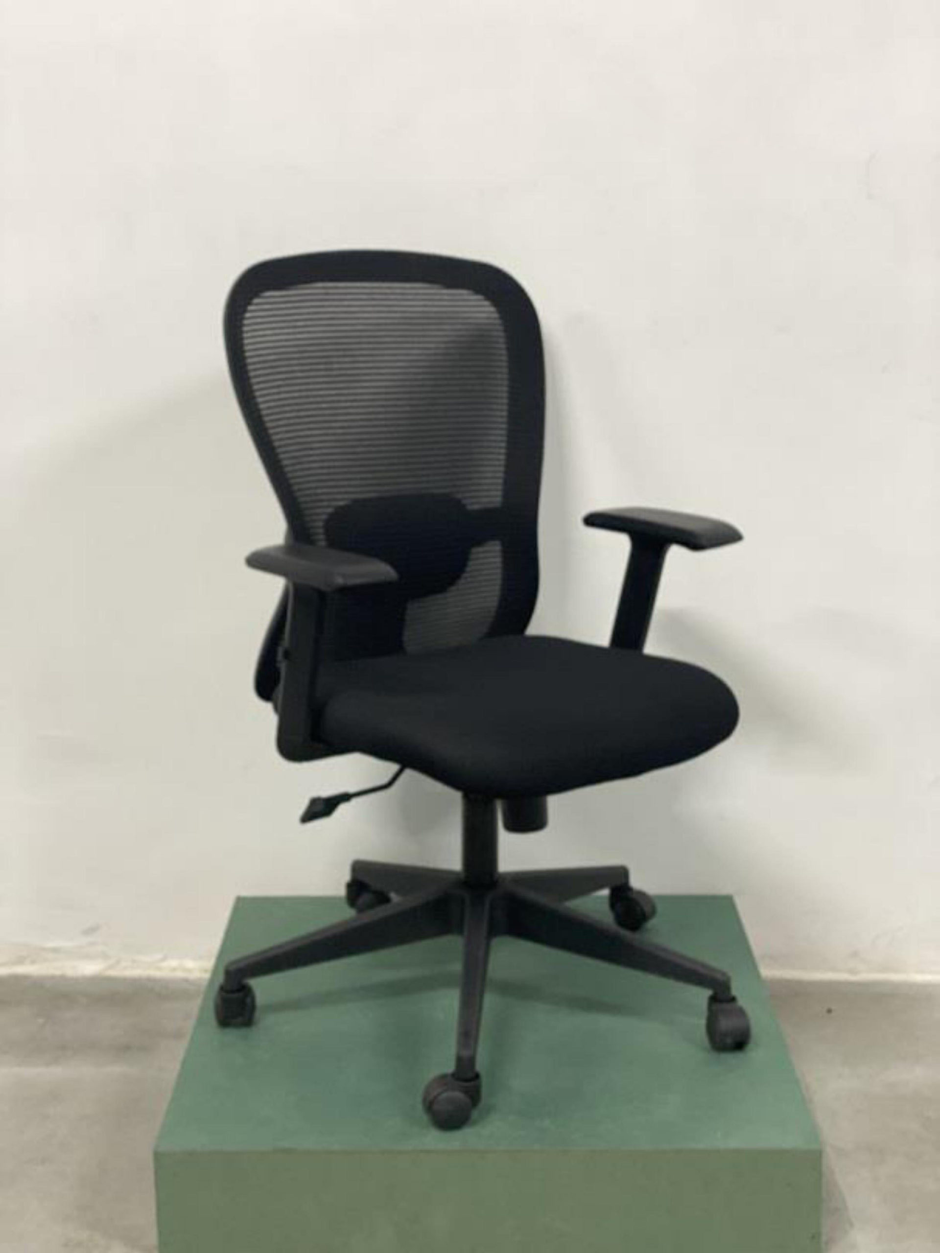Dell black chair