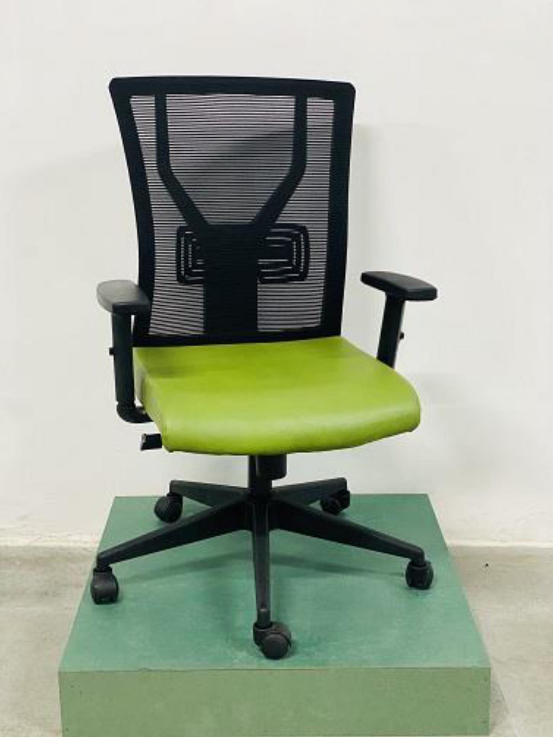 Parker MB Chair